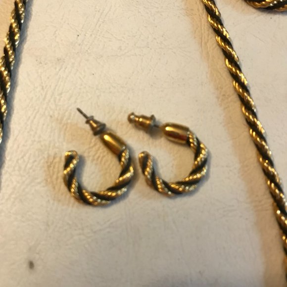 Gold & black rope chain set - Picture 3 of 4
